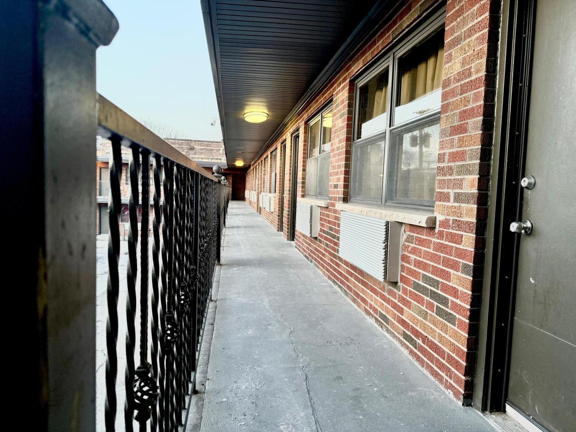 Admiral Motel By Oyo Chicago I-94 Exterior photo
